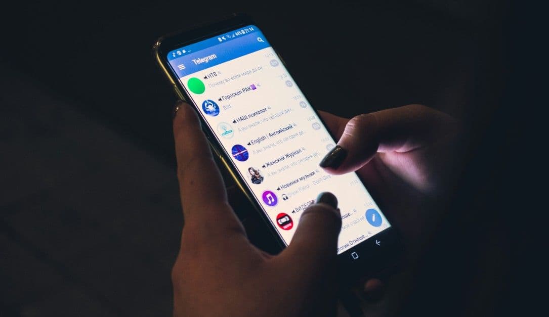 Cơ quan quản lý Anh điều tra Telegram và các trang chat về nội dung CSAM